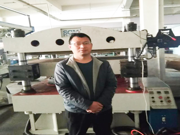 勝昌燙金機操作簡單，生產(chǎn)效率高